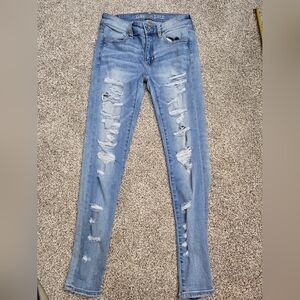 Euc AE super stretch skinny jeans. Sz 2 Regular. Measurements in photos.